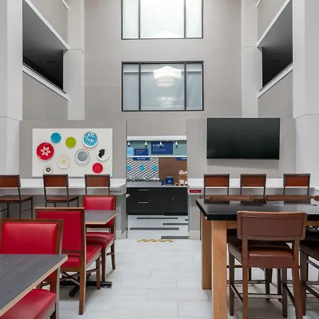 Holiday Inn Express & Suites Milton East I-10 By Ihg-3